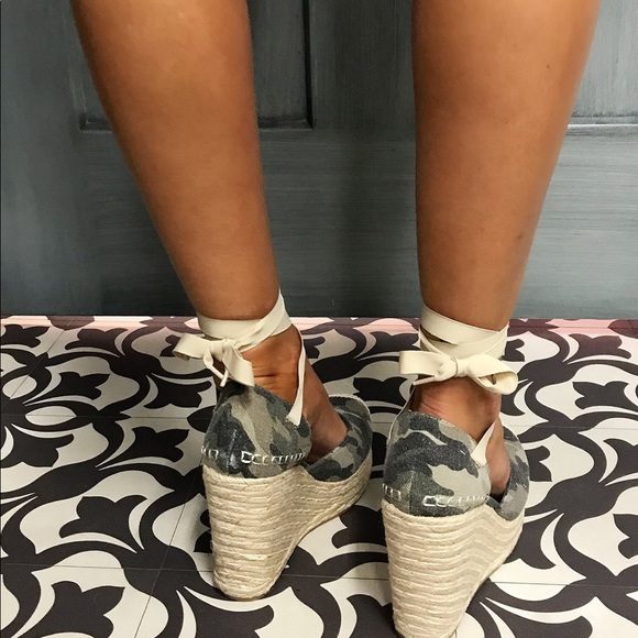 Camo Lace Up Cap Toe Wedge - Picture 2 of 3